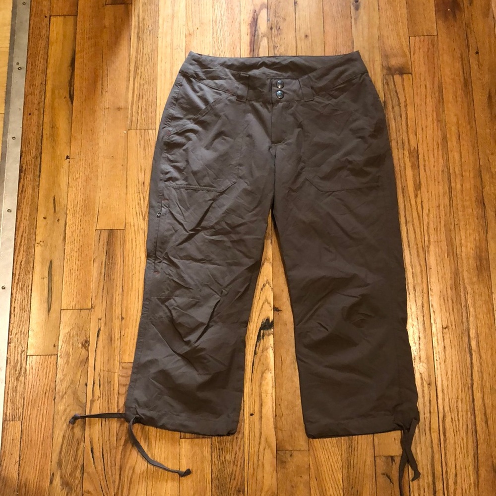 EUC Patagonia Women's Hiking and Climbing Capris